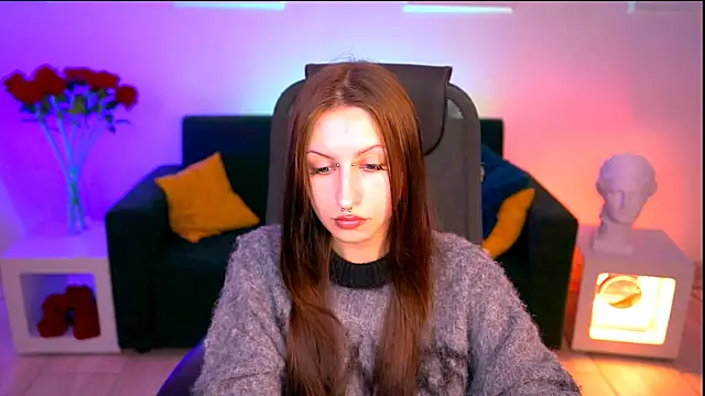 AliceLice  online show from September 29, 2025, 8:10 am