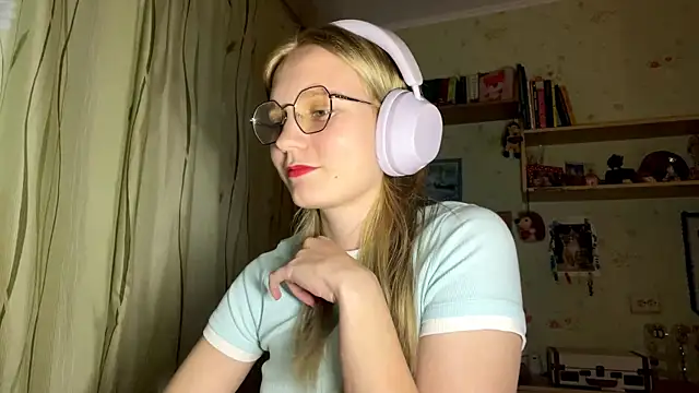 xX Looola Xx online show from September 27, 2025, 2:34 pm