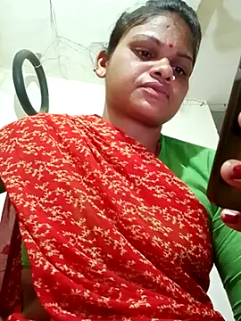 Snapshot of SHMA-77 chatting on October 2, 2025, 7:17 pm SHMA-77 online show from October 2, 2025, 7:17 pm