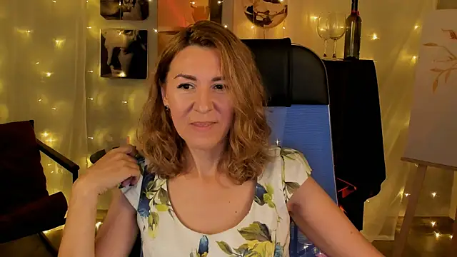 Snapshot of DonnaSmitth chatting on October 13, 2025, 3:46 pm DonnaSmitth online show from October 13, 2025, 3:46 pm