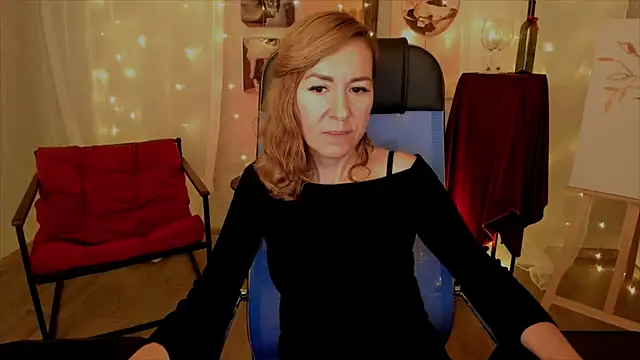 Snapshot of DonnaSmitth chatting on November 11, 2025, 3:40 pm DonnaSmitth online show from November 11, 2025, 3:40 pm