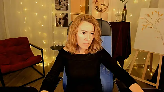 Snapshot of DonnaSmitth chatting on October 11, 2025, 9:43 am DonnaSmitth online show from October 11, 2025, 9:43 am