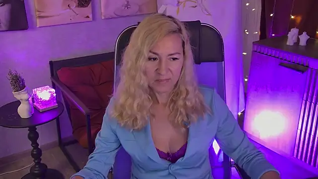 Snapshot of DonnaSmitth chatting on July 14, 2026, 11:11 pm DonnaSmitth online show from July 14, 2026, 11:11 pm