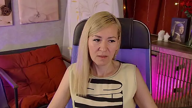 Snapshot of DonnaSmitth chatting on June 12, 2026, 8:06 pm DonnaSmitth online show from June 12, 2026, 8:06 pm