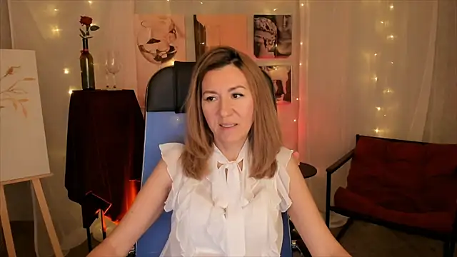 Snapshot of DonnaSmitth chatting on December 1, 2025, 12:39 pm DonnaSmitth online show from December 1, 2025, 12:39 pm