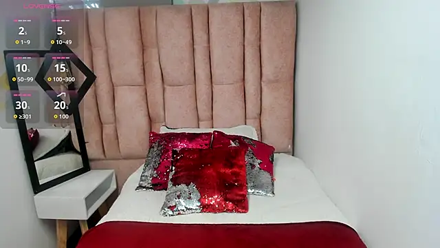 Issa Milf   online show from March 25, 2026, 1:10 pm