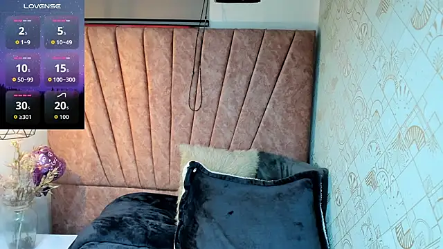 Issa Milf   online show from October 20, 2025, 1:00 pm