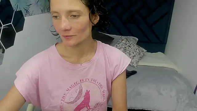 Valery More   online show from October 26, 2025, 3:12 pm