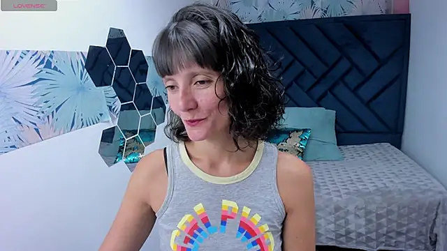 Valery More   online show from April 12, 2026, 12:19 pm