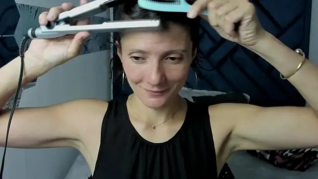 Valery More   online show from November 10, 2025, 12:10 pm