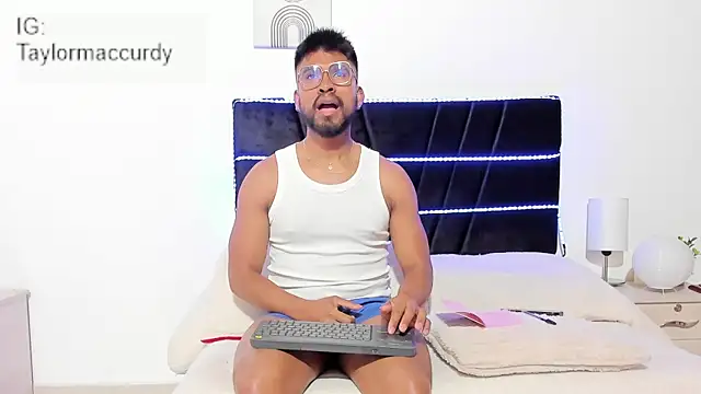 Taylormaccurdy  online show from January 19, 2026, 3:27 pm