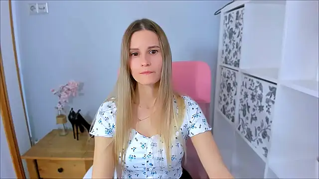 CatrinAmore online show from March 7, 2026, 7:26 am