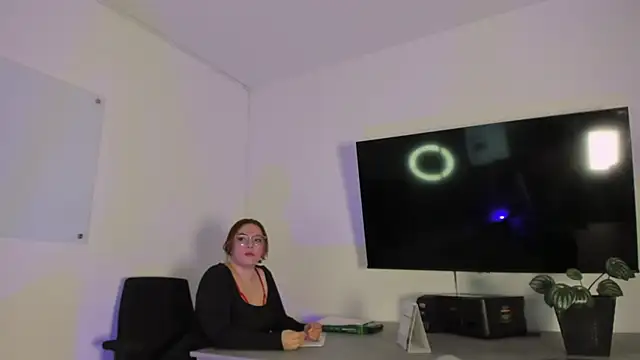 Kandyfrees  online show from January 10, 2026, 11:38 am