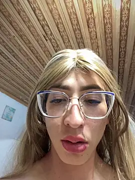 NICOLLE  12 online show from November 30, 2025, 2:12 am