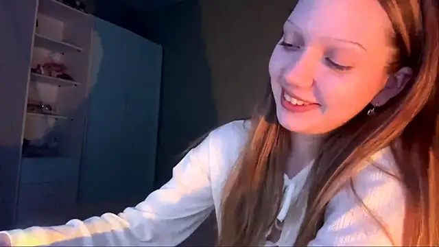 EmiIyKitty online show from October 18, 2025, 8:33 pm