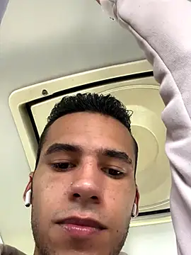 Snapshot of wiland_hot23 chatting on September 30, 2025, 6:14 pm wiland hot23 online show from September 30, 2025, 6:14 pm