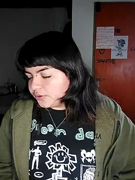 crucifxcked online show from October 6, 2025, 1:23 pm