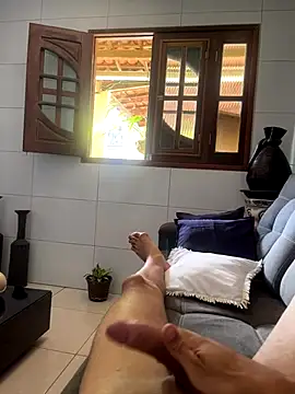 MCLZK online show from November 26, 2025, 6:08 pm