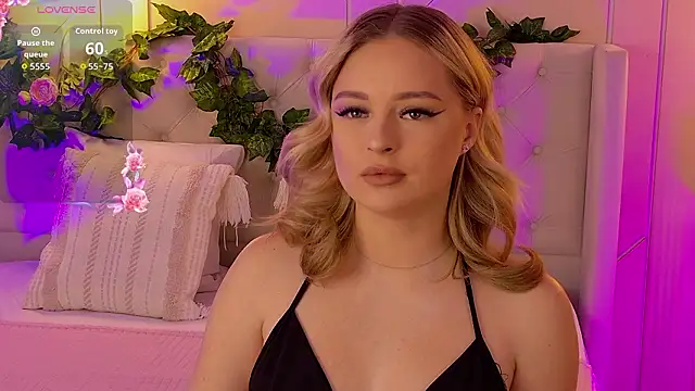 EllyLinn online show from February 1, 2026, 5:11 pm