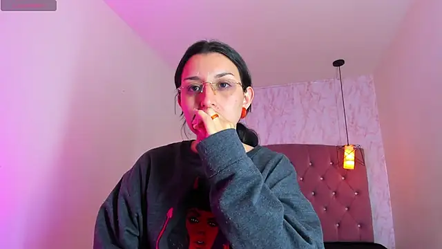 Iris  77 online show from November 14, 2025, 7:39 pm