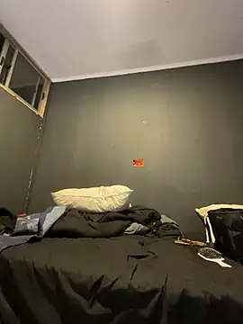 Ignvcivv online show from December 4, 2025, 3:38 am