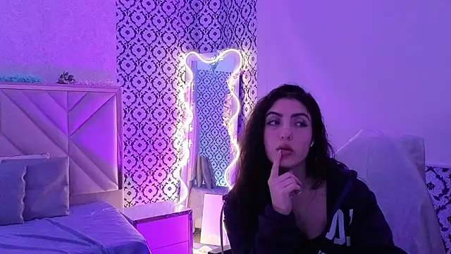 Snapshot of Ixchel_tay chatting on February 3, 2026, 6:40 am Ixchel tay online show from February 3, 2026, 6:40 am