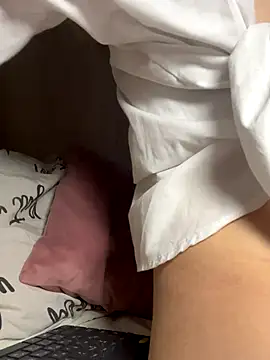 Snapshot of Alena_horny chatting on October 30, 2025, 5:21 pm Alena horny online show from October 30, 2025, 5:21 pm