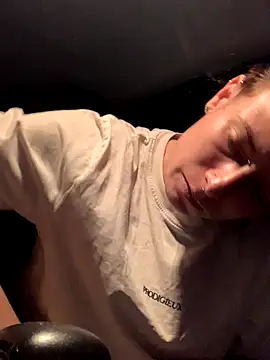 GoldenPussy1329 online show from November 13, 2025, 6:34 pm