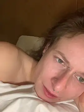 GoldenPussy1329 online show from February 20, 2026, 6:19 am