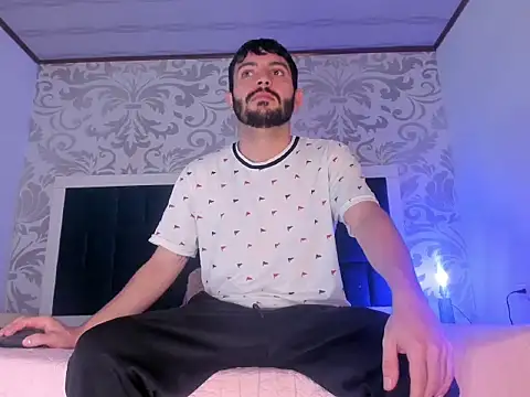 VynnyBlacke  online show from February 19, 2026, 5:15 am