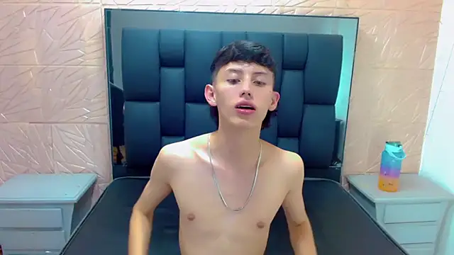 thaigo twink38 online show from November 10, 2025, 4:39 am