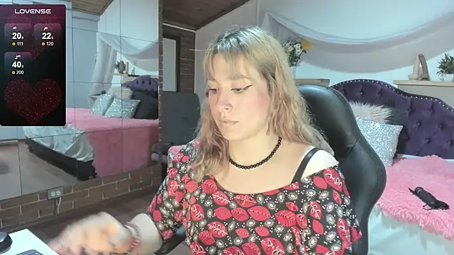 Snapshot of sophialyh_1 chatting on October 31, 2025, 1:52 pm sophialyh 1 online show from October 31, 2025, 1:52 pm