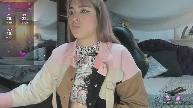 Snapshot of sophialyh_1 chatting on November 10, 2025, 12:43 pm sophialyh 1 online show from November 10, 2025, 12:43 pm