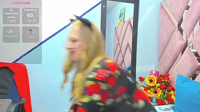 AliceCat 01 online show from October 14, 2025, 11:58 pm