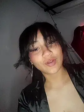 who is milyxx online show from November 7, 2025, 1:04 pm