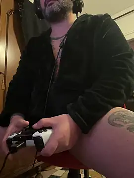 marcotatuatooo online show from December 21, 2025, 4:08 pm