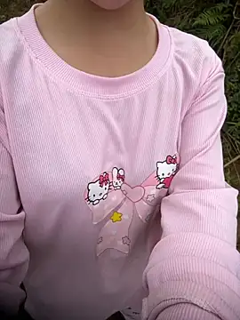 Miubeeeee online show from November 17, 2025, 2:37 am