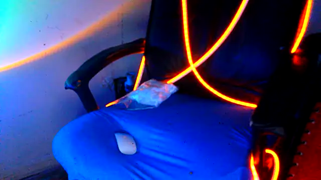 highinhtxx online show from February 22, 2026, 10:06 am