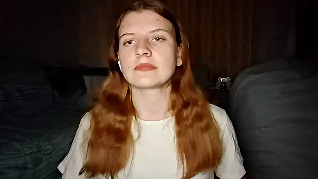 LynteriLain online show from October 27, 2025, 9:27 pm