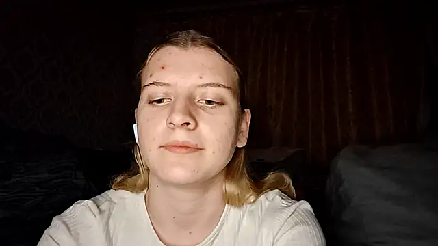 LynteriLain online show from October 20, 2025, 8:20 pm