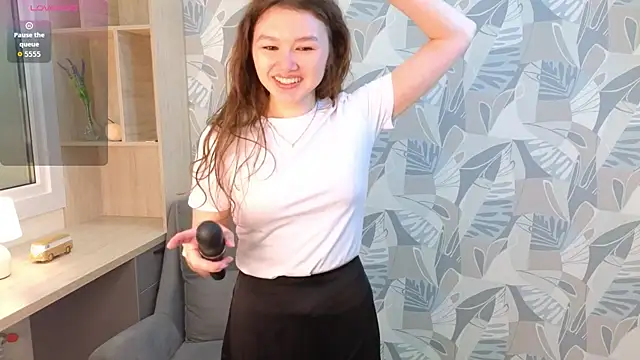 LewisThrone online show from October 22, 2025, 3:11 pm