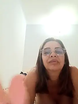 Snapshot of AdiniTA__Hot chatting on November 5, 2025, 5:32 am AdiniTA Hot online show from November 5, 2025, 5:32 am