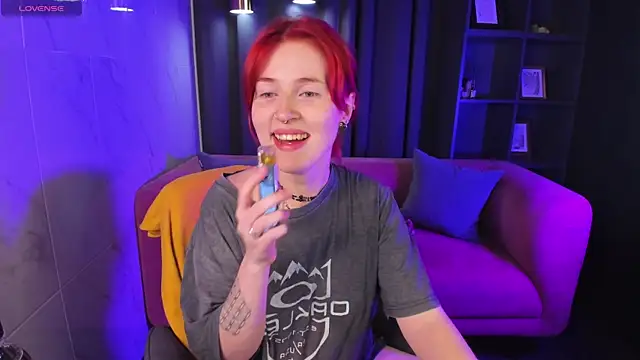 Freirenee online show from October 12, 2025, 1:34 pm