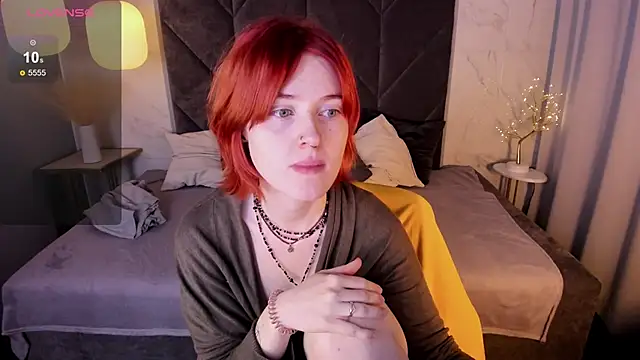 Freirenee online show from October 15, 2025, 1:52 pm