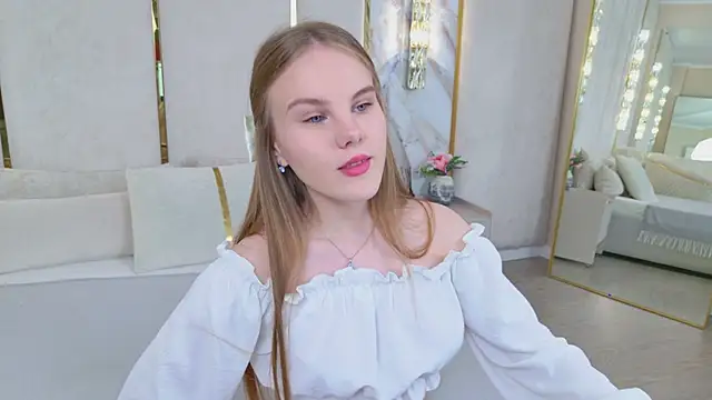 Snapshot of Lili_Lohan chatting on May 13, 2026, 5:03 am Lili Lohan online show from May 13, 2026, 5:03 am