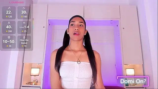 AnahiCollins online show from October 9, 2025, 11:33 am