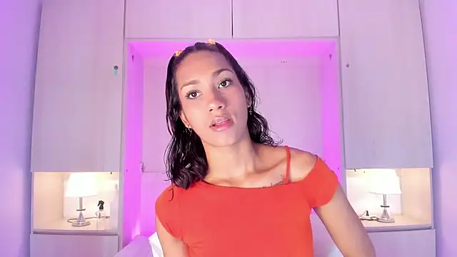 Snapshot of AnahiCollins chatting on June 15, 2026, 11:43 am AnahiCollins online show from June 15, 2026, 11:43 am