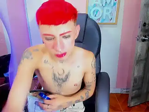 Snapshot of Mila_Leon chatting on February 19, 2026, 1:46 am Mila Leon online show from February 19, 2026, 1:46 am