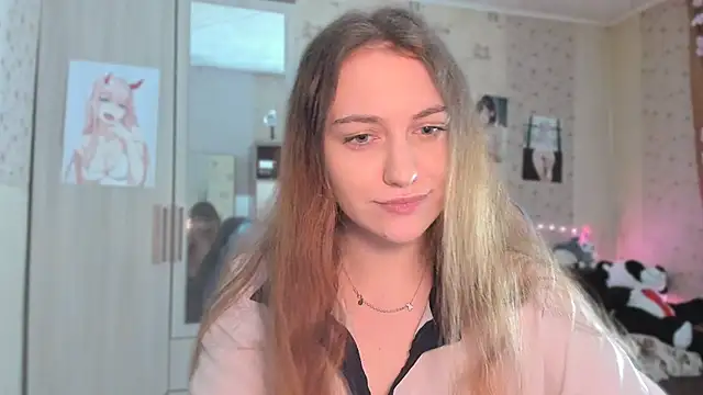 cyberprincessss online show from October 6, 2025, 5:24 pm