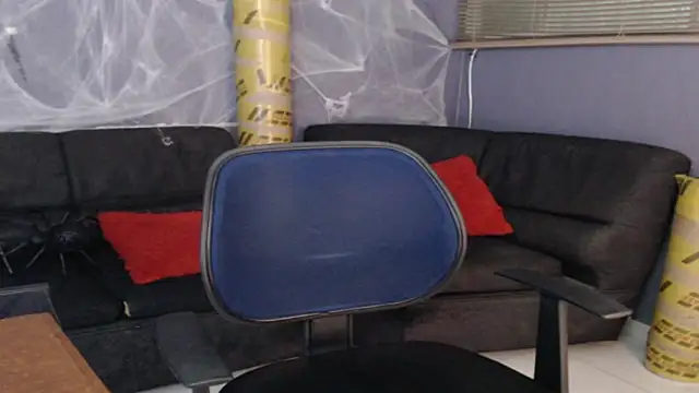 Kuregari xs online show from November 2, 2025, 4:39 am